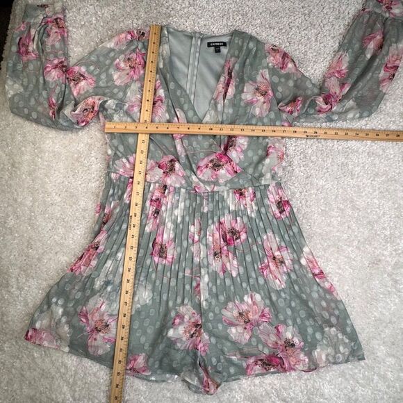 Express Floral Long Sleeve Pleated Wrap Romper Pink Gray Large - Picture 8 of 9